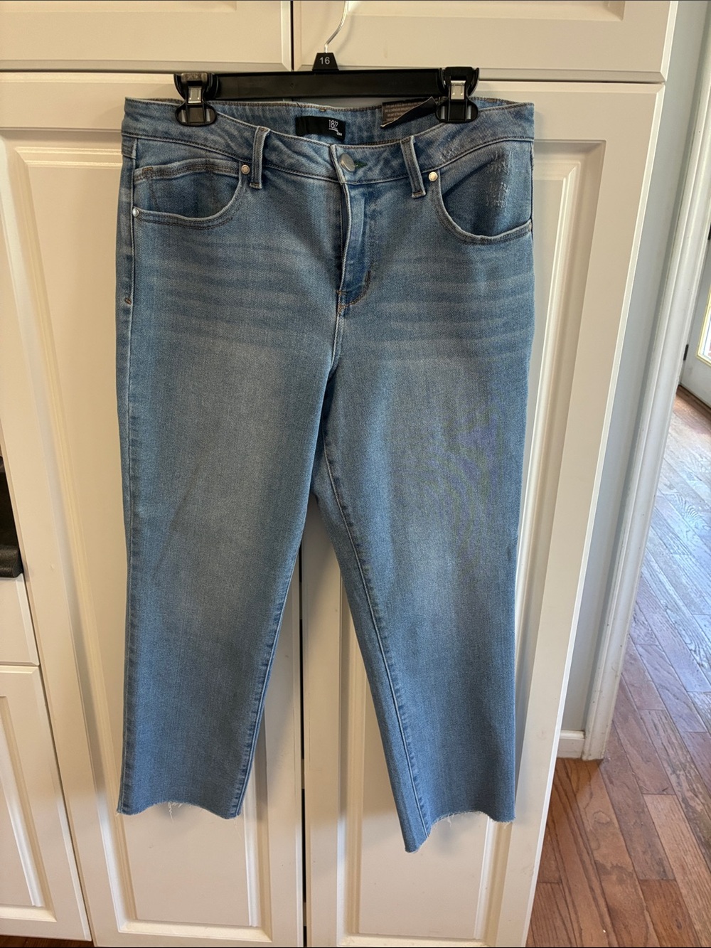 1822 Denim Light Blue Cropped Ankle Jeans